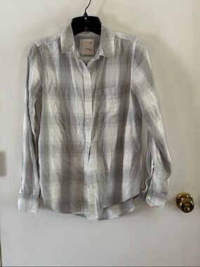 SO grey and white plaid long sleeve button down shirt Size Small
